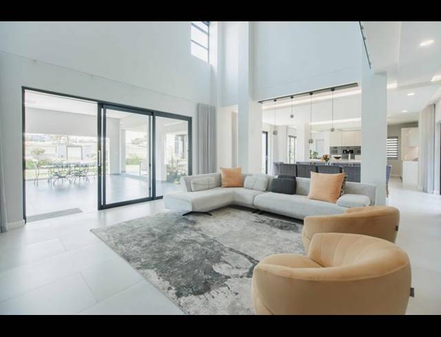 4 BEDROOM HOUSE FOR SALE IN COPPERLEAF ESTATE